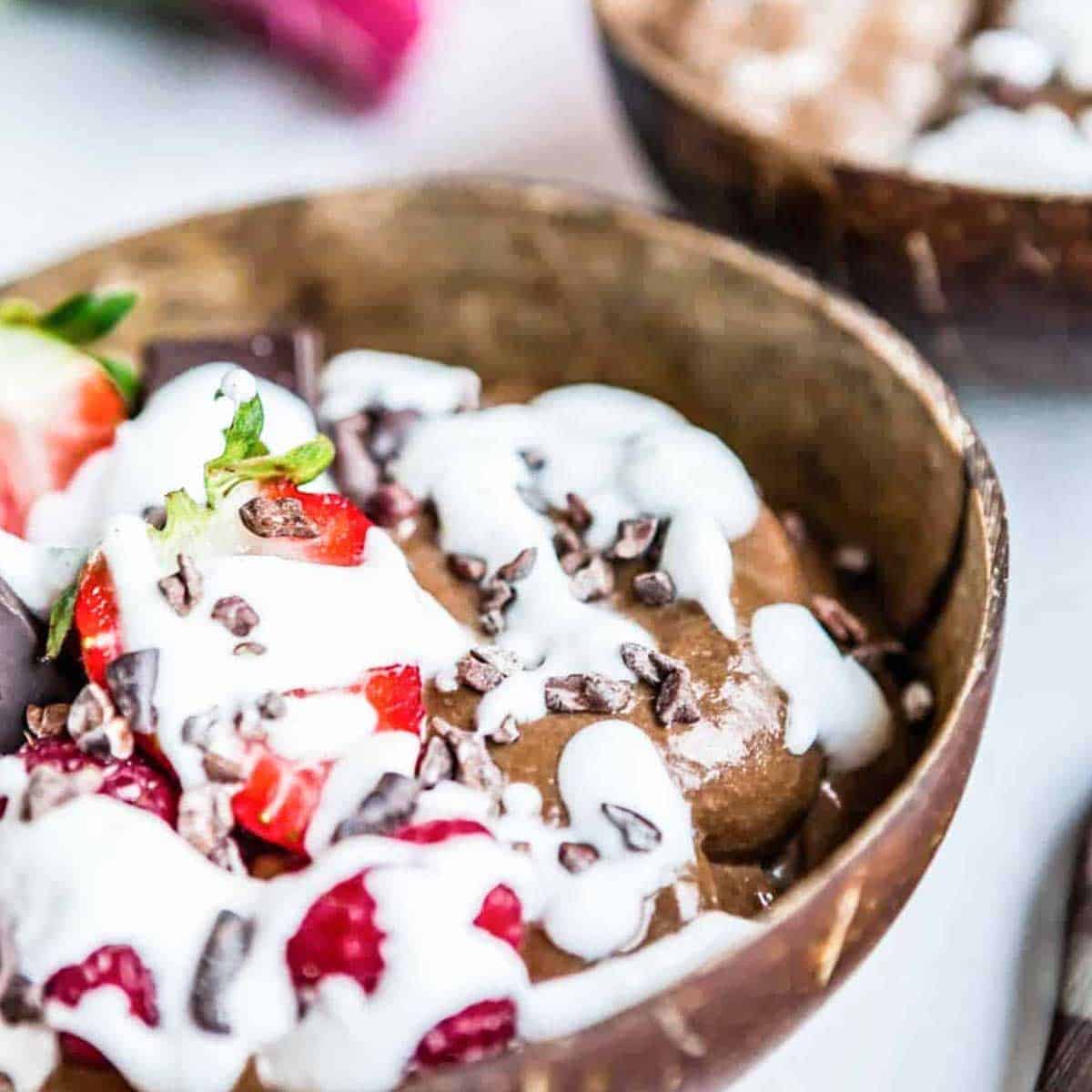 chocolate smoothie bowl