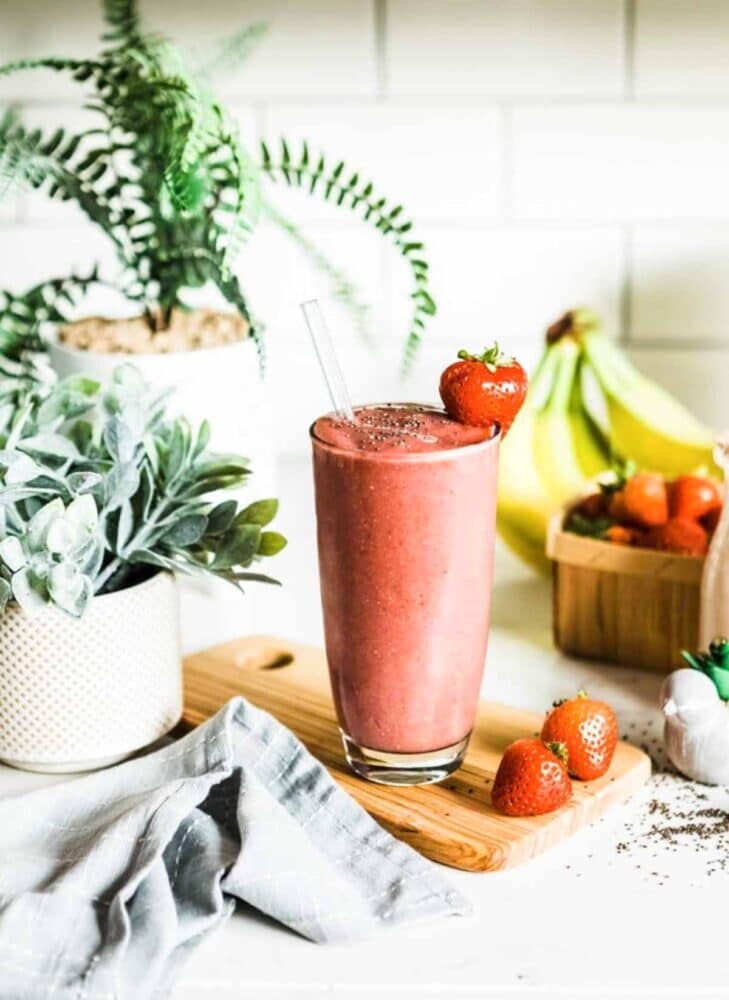 freshly blended strawberry banana smoothie